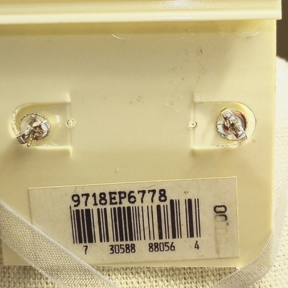 Carolee necklace and earring set NEW - Picture 4 of 4